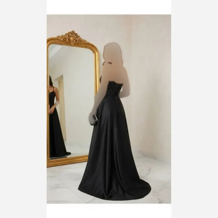ماکسی مجلسی زنانه مدل آرمیتا ساتن آمریکایی و پولک مخمل مشکی نقره ای
