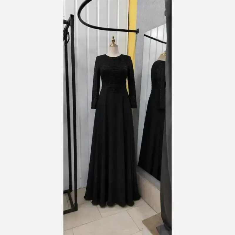 ماکسی شمیم دانتل چمنی و حریر کلوش سنگ کریستال سایزبندی 44 تا 54 قد 155 مشکی