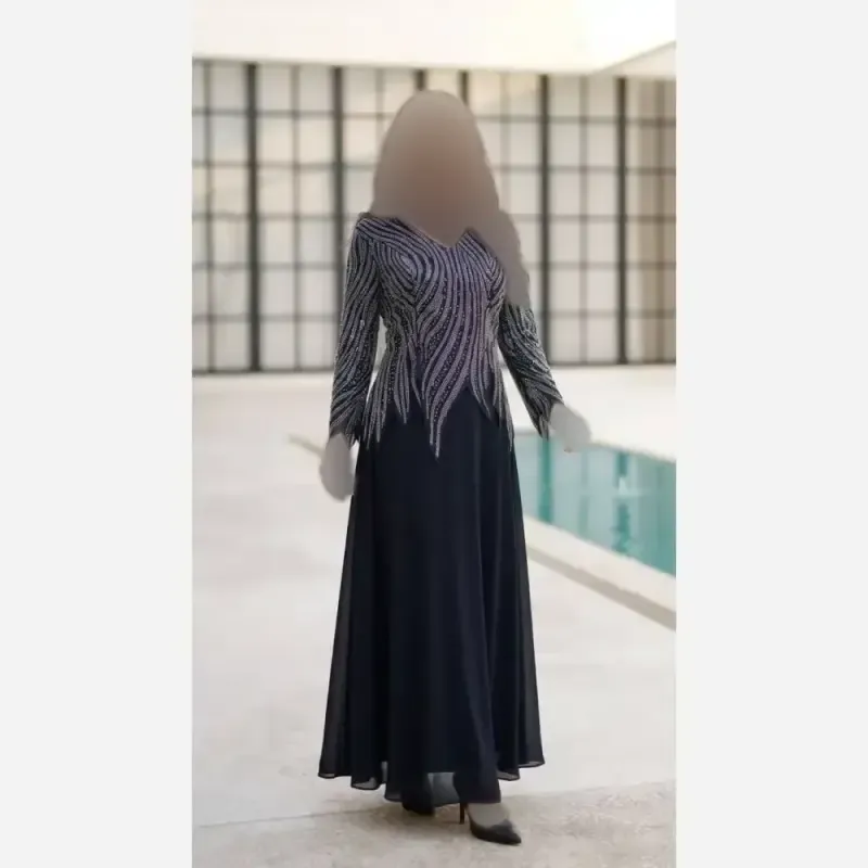 پیراهن ماکسی نگینی دلبر سایزبزرگ سایزبندی 46 تا 52 مشکی و یشمی قد 150 کرپ حریر درجه یک نگین DMC