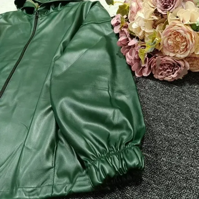 کاپشن چرم کلاهدار زنانه فری سایز چرم صنعتی درجه یک