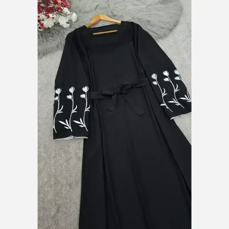 پیراهن عبایی گل لاله مشکی الیزه فری سایز گلدوزی شده کمربند دار قد 135