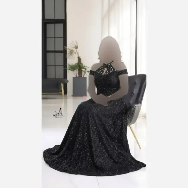 پیراهن مجلسی زنانه دانتل چمنی مشکی کاپدار نگین دار سایز 38 تا 52 قد 155