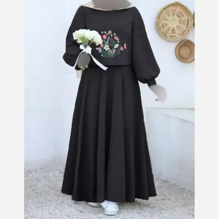 ست رویه و سارافون آرامش جنس مازراتی گلدوزی شده رنگ مشکی و موشی فری سایز