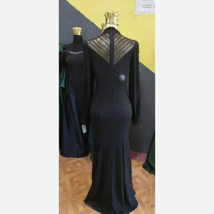 پیراهن ماکسی زنانه جنس کرپ دالقیچ سنگدوزی شده با سنگ کریستال رنگ مشکی و سرمه ای سایز بندی مختلف