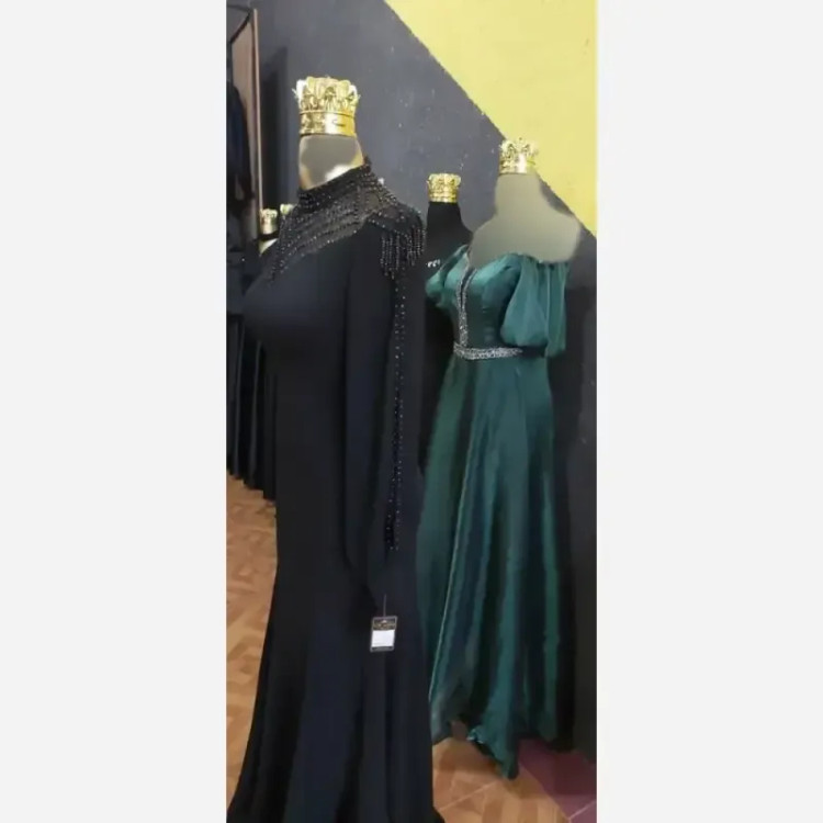 پیراهن ماکسی زنانه جنس کرپ دالقیچ سنگدوزی شده با سنگ کریستال رنگ مشکی و سرمه ای سایز بندی مختلف