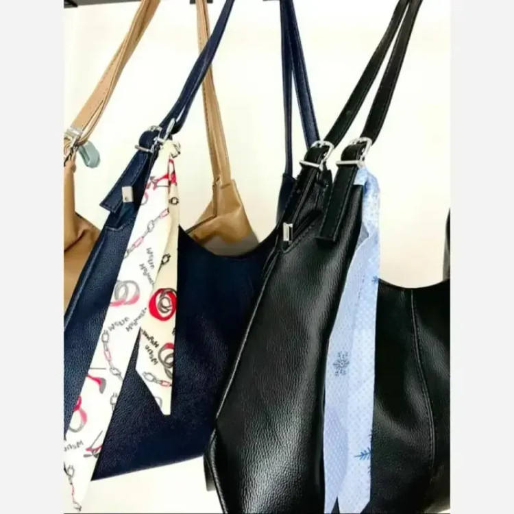 کیف آویز دار کتایون چرم شرانگ رنگ مشکی سایز 28 در 35
