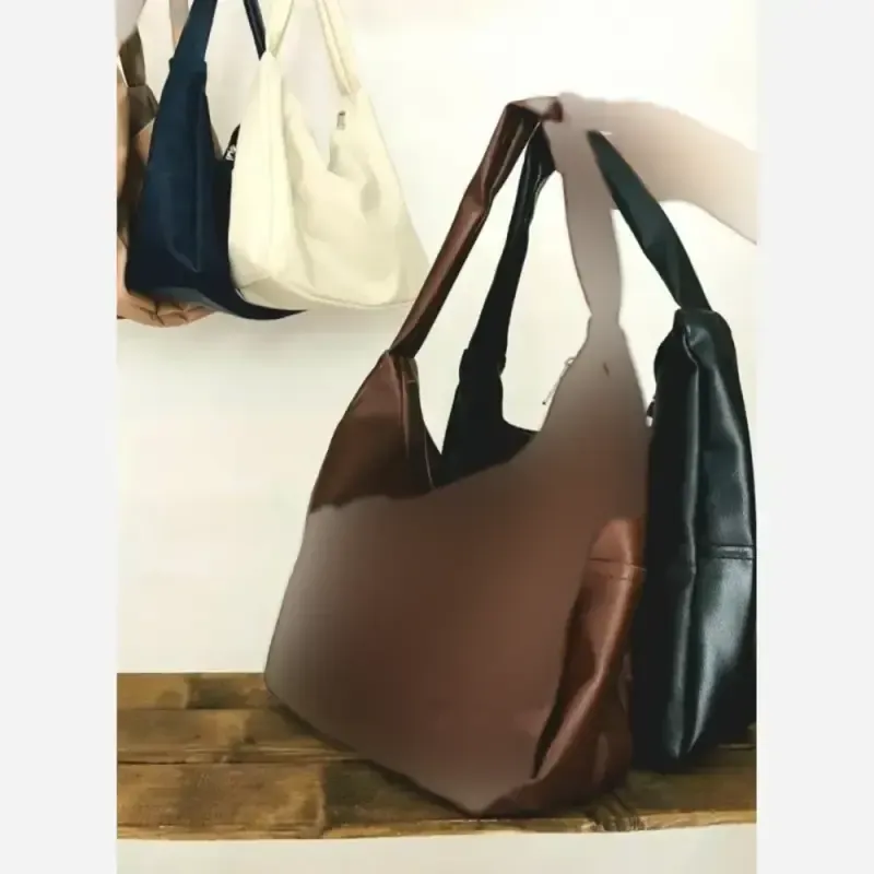 کیف شونی بغل جیب چرم شرانگ زنانه سایز 25 در 30 رنگ مشکی و شکلاتی