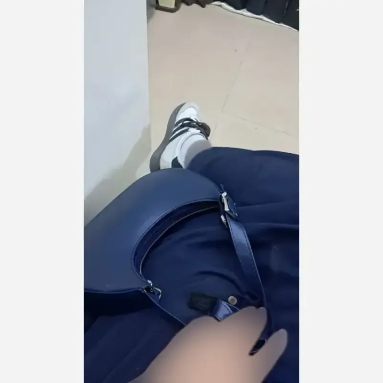 کیف چرمی مدل پینترسی isoo سایز 20 در 15 سانتیمتر