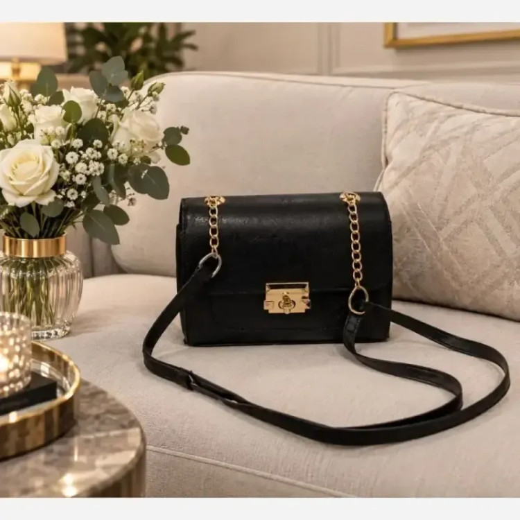 کیف دوشی چرم زنانه مشکی سایز 15 در 18