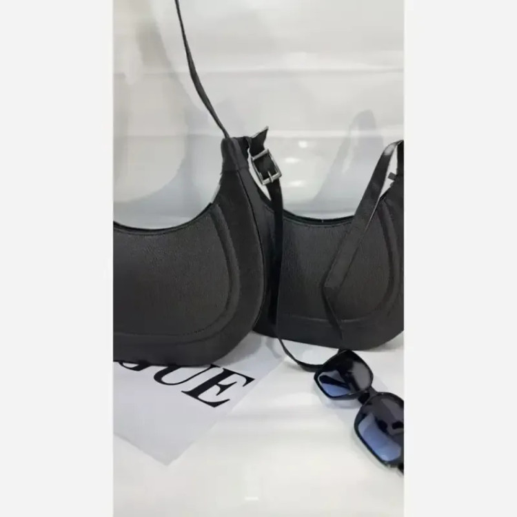 کیف دوشی زنانه چرم خارجی مشکی سایز 20 در 15 سه خانه بند بلند