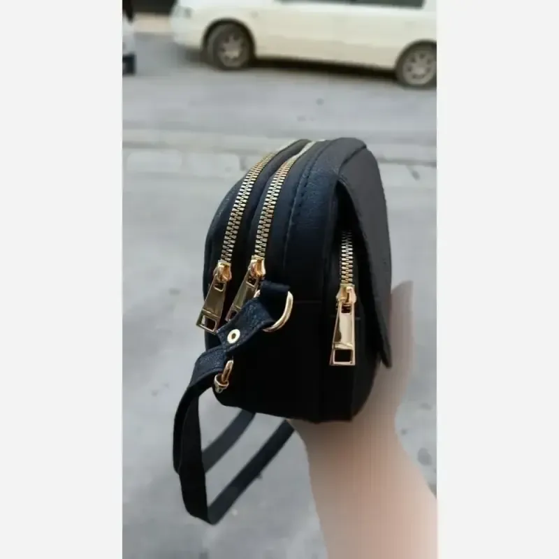 کیف دوشی زنانه چرم خارجی مشکی سایز 20 در 15 سه خانه بند بلند