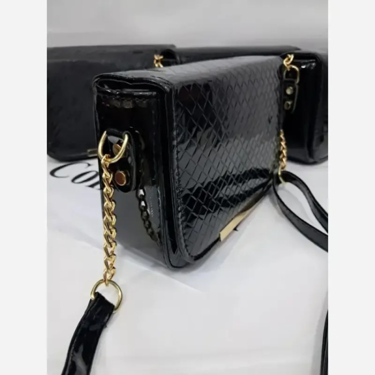 کیف دستی و دوشی چرم مشکی سایز 18 در 18 با بند بلند