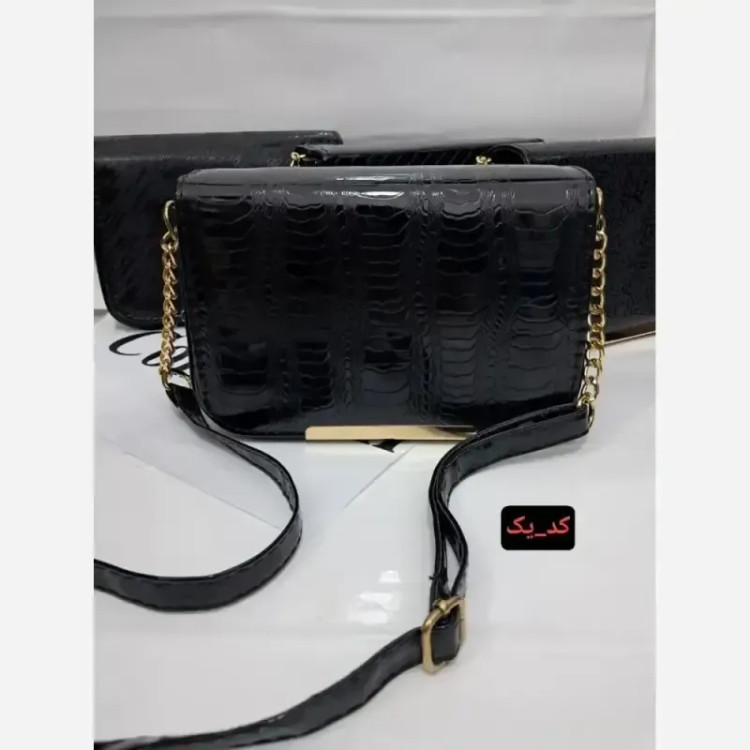 کیف دستی و دوشی چرم مشکی سایز 18 در 18 با بند بلند