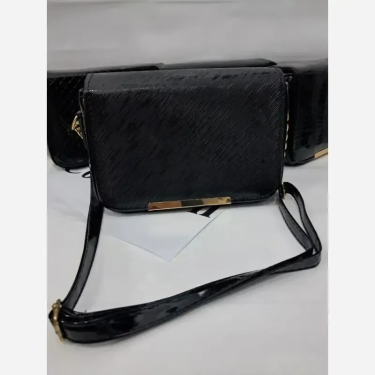 کیف دستی و دوشی چرم مشکی سایز 18 در 18 با بند بلند