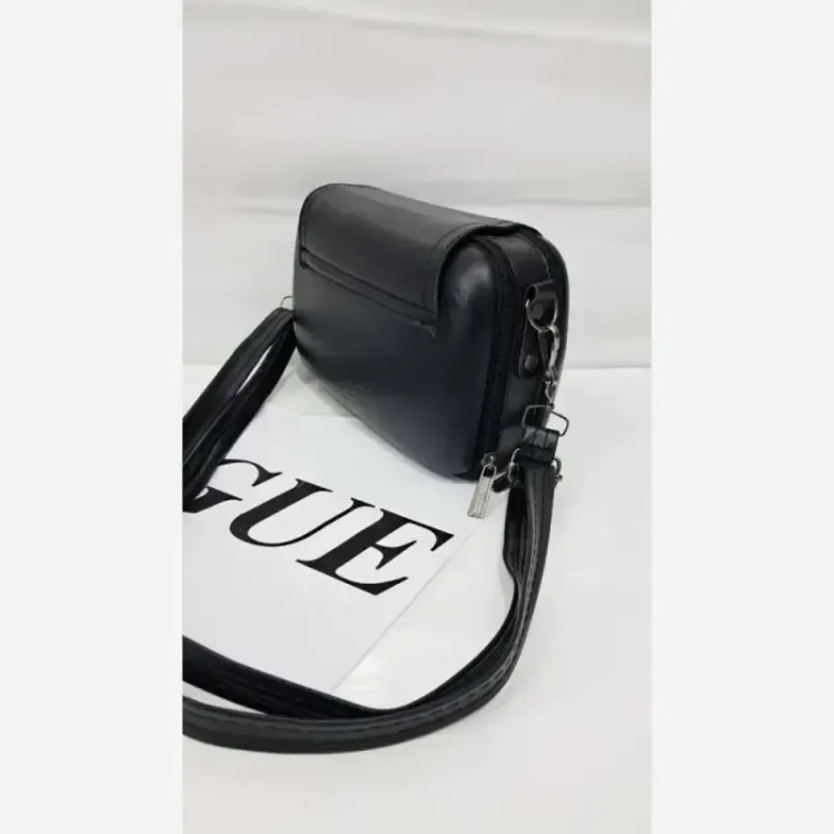 کیف دوشی چرم مشکی سایز 15 در 20 مدل مهرلین