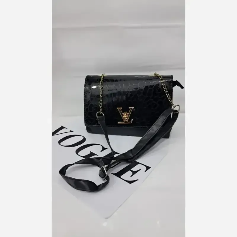 کیف زنانه گلسا چرم ورنی سایز 15 در 20 بند دوشی