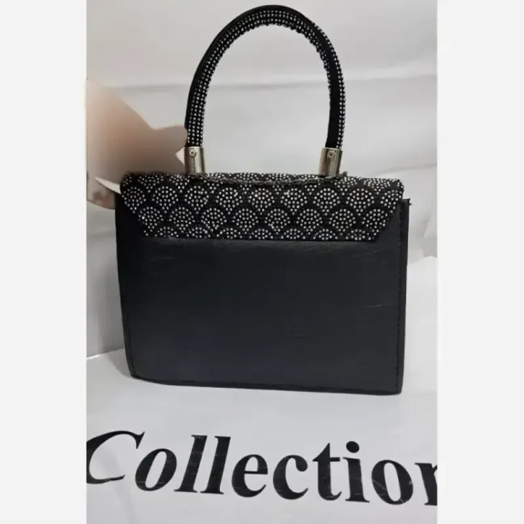 کیف مجلسی زنانه مخمل نگین کاری شده و چرم با بند زنجیری سایز 23 در 18