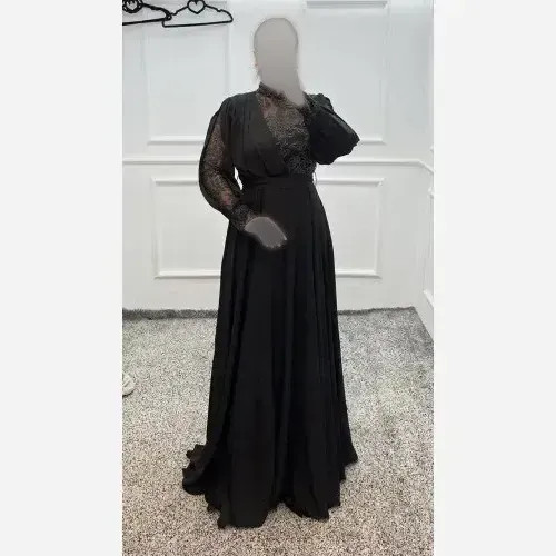 ماکسی کرپ حریر مشکی مدل پاریس پولکی گلدوزی شده قد 155 با کمربند