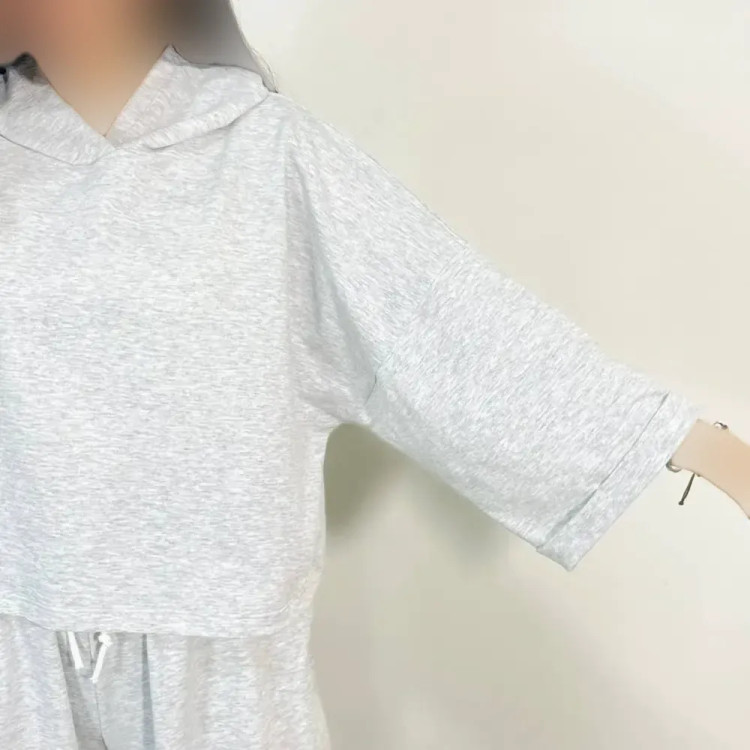 تیشرت کراپ باکسی کلاه دار جنس گلکسی