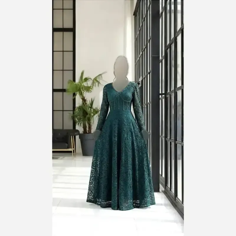 پیراهن مجلسی زنانه دانتل سنگدوزی شده مدل سارا مشکی و سبز سایز بزرگ