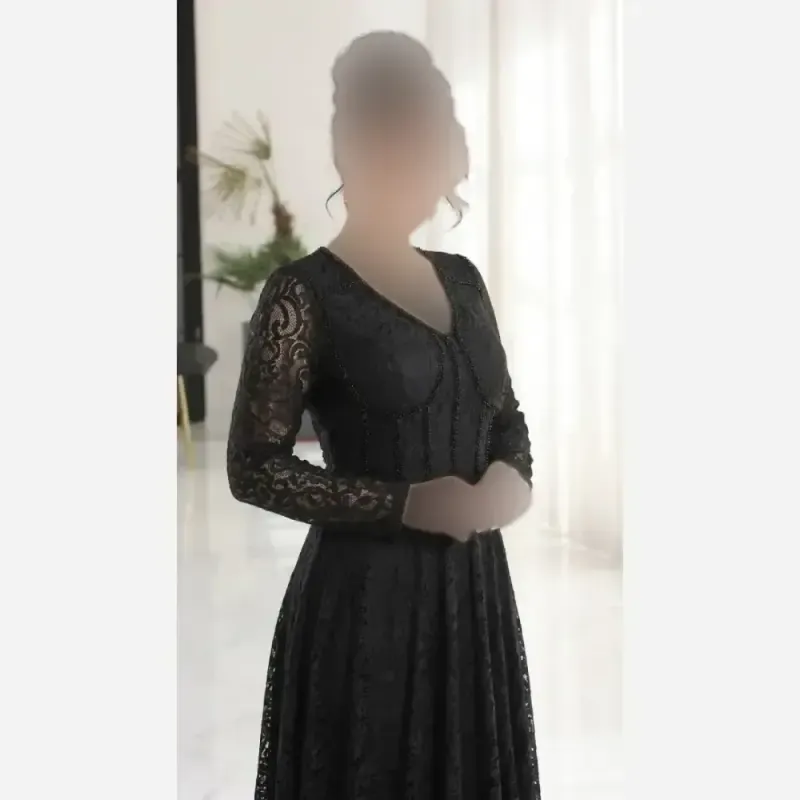 پیراهن مجلسی زنانه دانتل سنگدوزی شده مدل سارا مشکی و سبز سایز بزرگ