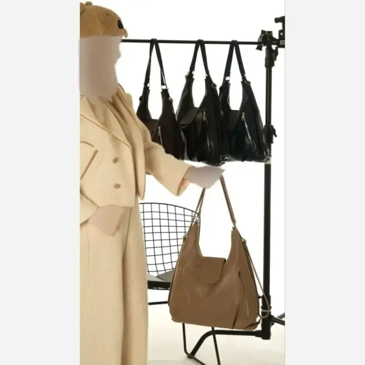 کیف دو کاره دوشی و کوله پشتی مشکی سورمه ای شکلاتی سایز 38 در 30 متریال وارداتی