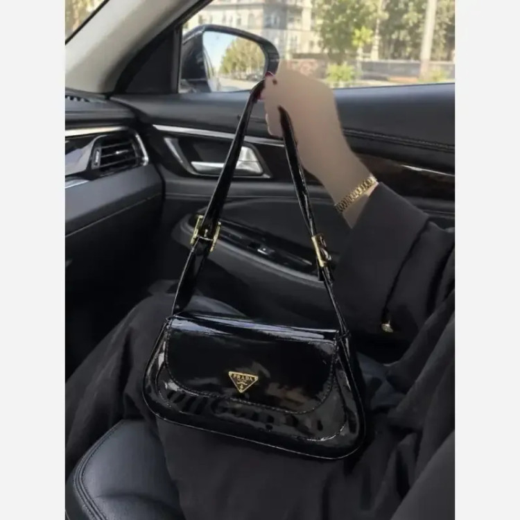 کیف مدل تیلا چرم ورنی مشکی سایز 15 در 22 سانتی متر