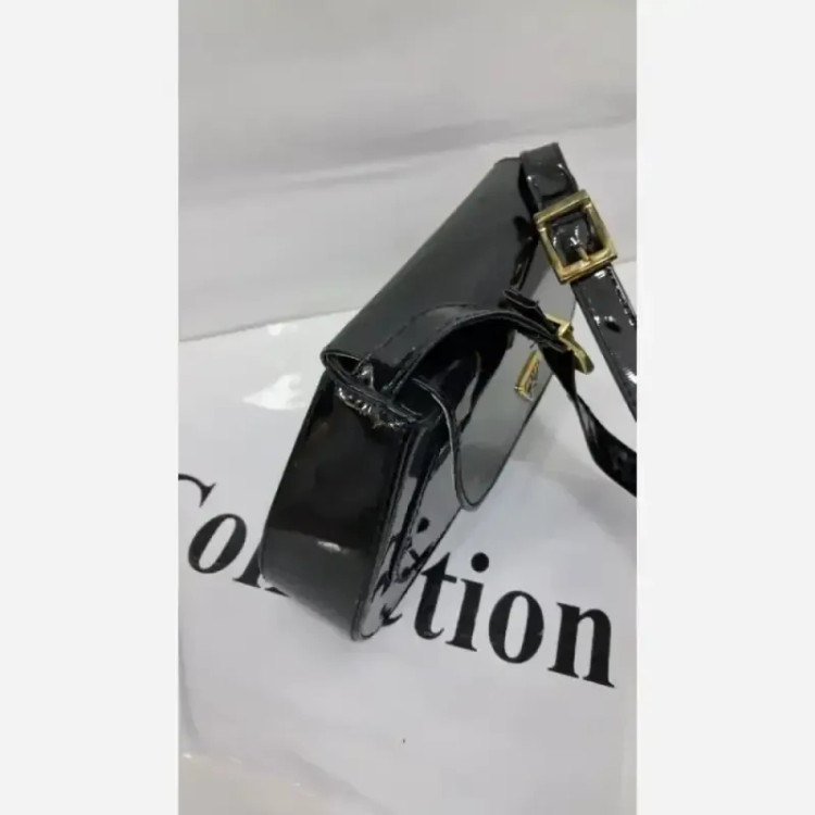 کیف مدل تیلا چرم ورنی مشکی سایز 15 در 22 سانتی متر