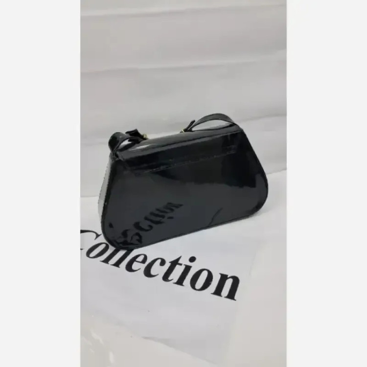 کیف مدل تیلا چرم ورنی مشکی سایز 15 در 22 سانتی متر