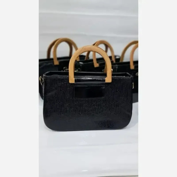 کیف دستی و دوشی زنانه دسته چوبی مدل گیشا چرم ورنی