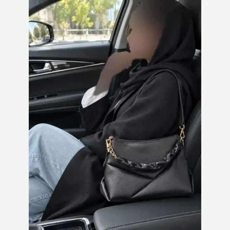 کیف زنانه مدل elin چرم شرانگ رنگ مشکی سایز 18 در 15 سانتی متر