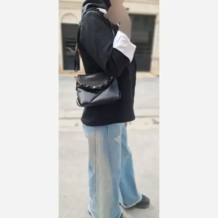 کیف زنانه مدل elin چرم شرانگ رنگ مشکی سایز 18 در 15 سانتی متر
