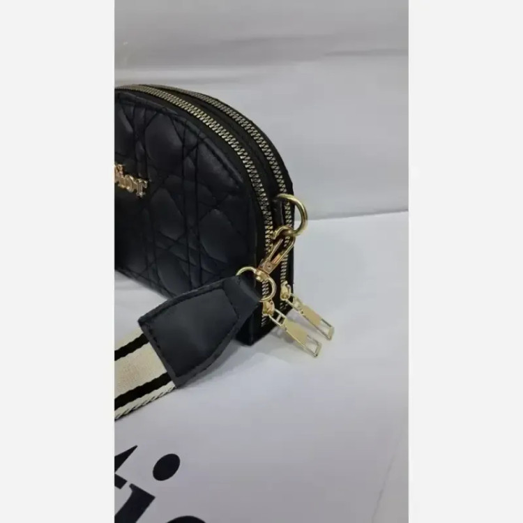 کیف اسپورت چرم haylii رنگ مشکی سایز 18 در 12 سانتیمتر
