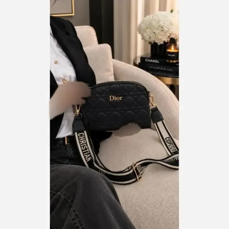 کیف اسپورت چرم haylii رنگ مشکی سایز 18 در 12 سانتیمتر